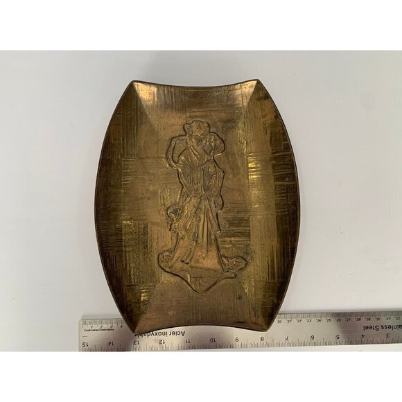 Decorative Brass Tray/Plate Made in Taiwan Woman Wearing Dress Vintage - Picture 6 of 8